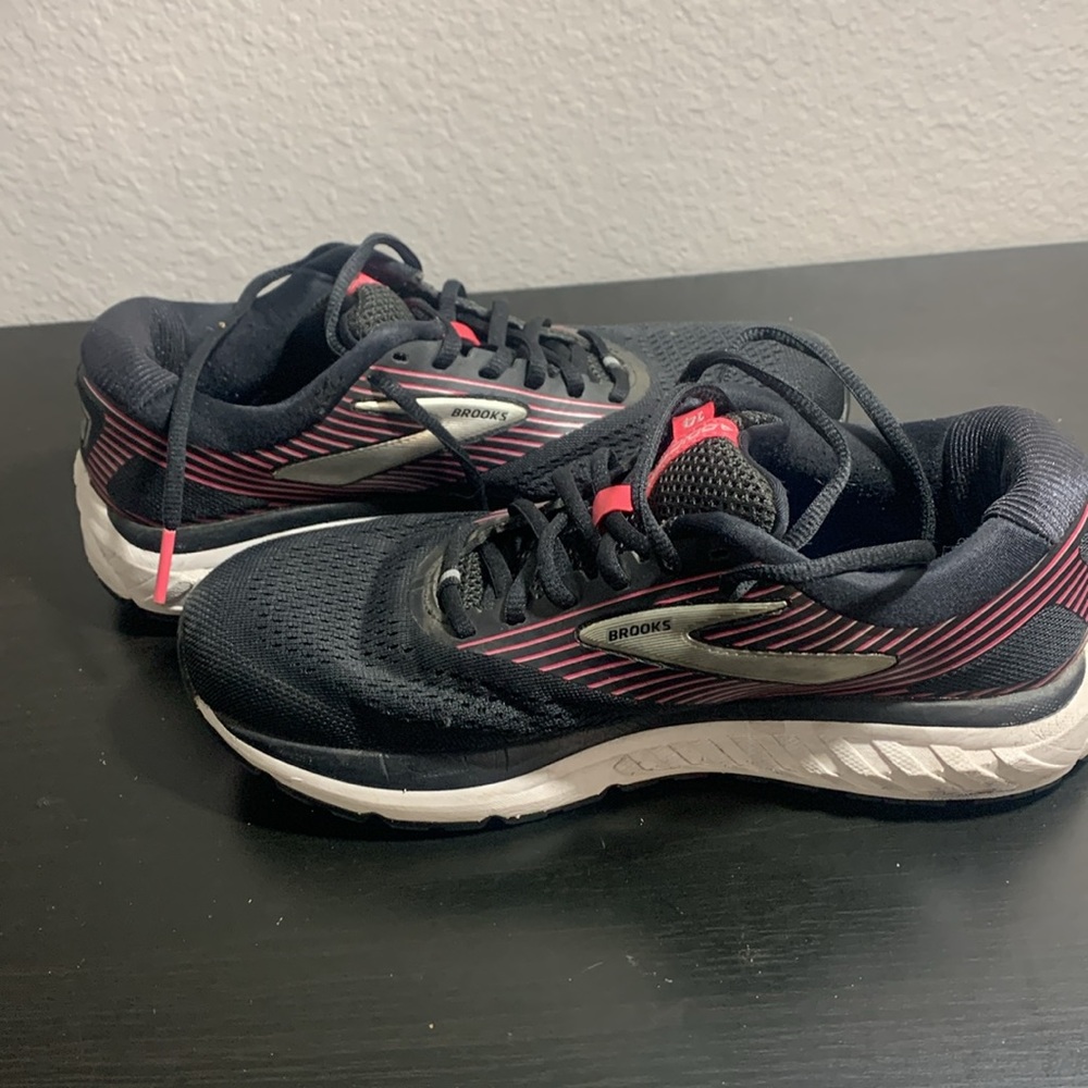 Brooks Addiction 14 Sneakers View 3